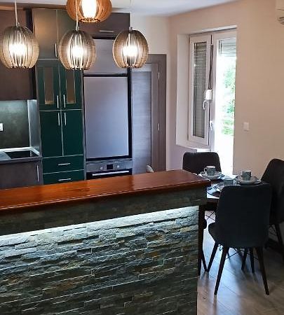 Tajna037 Lägenhet Kruševac Exteriör bild