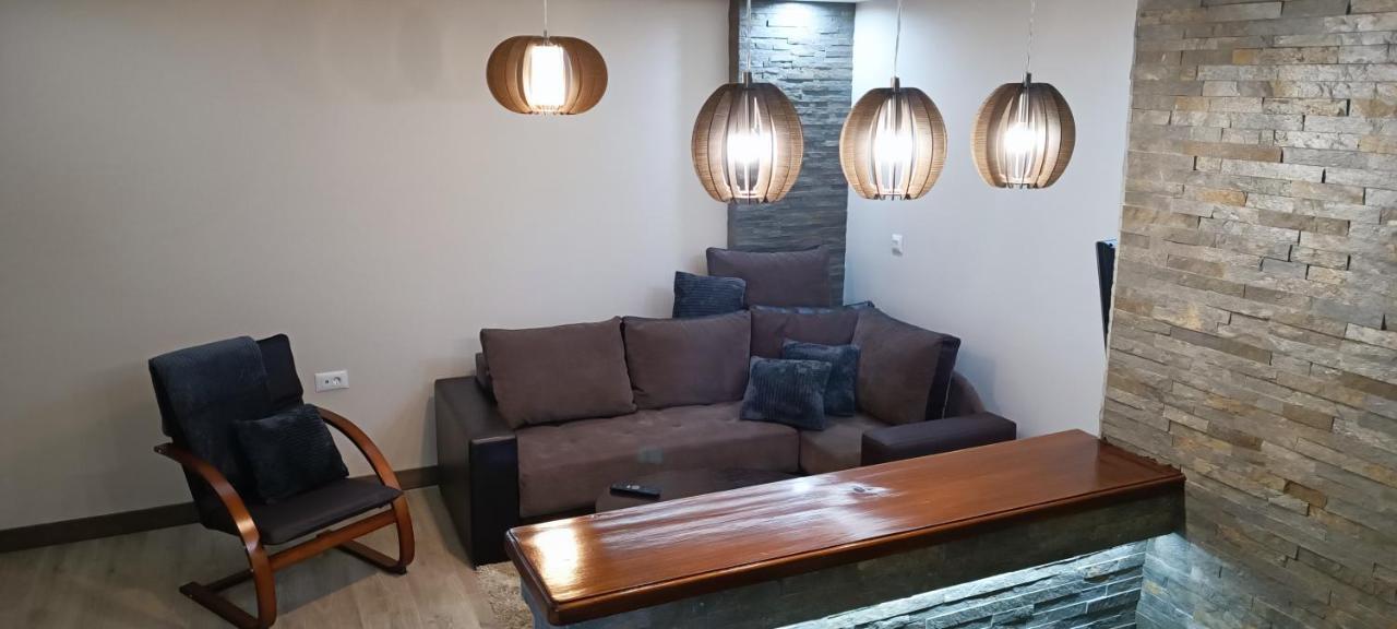 Tajna037 Lägenhet Kruševac Exteriör bild