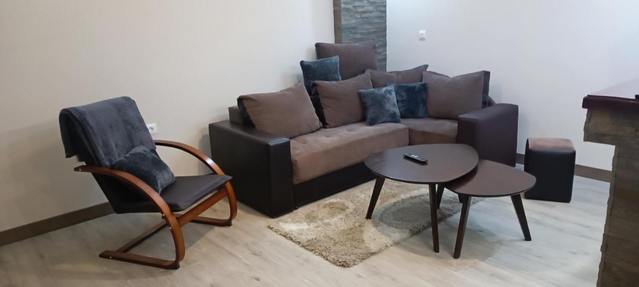 Tajna037 Lägenhet Kruševac Exteriör bild