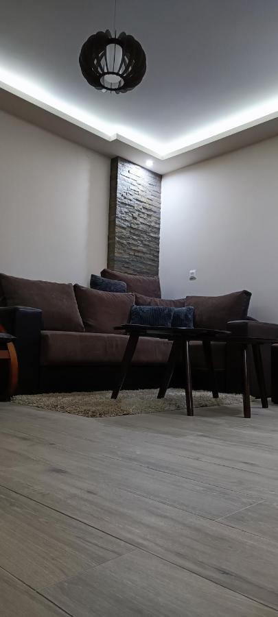 Tajna037 Lägenhet Kruševac Exteriör bild